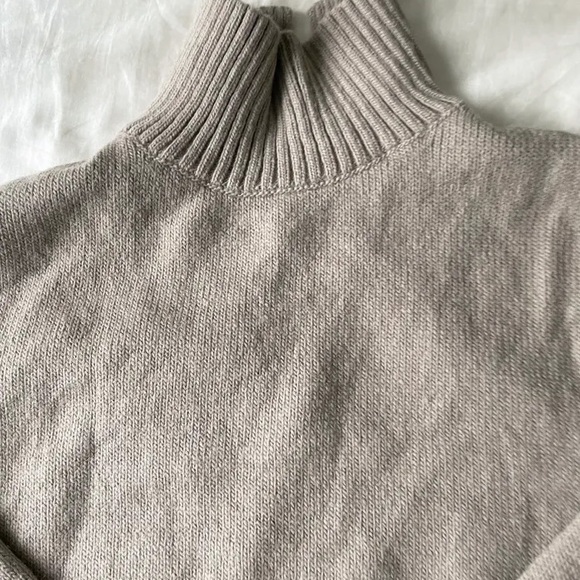 H&m taupe beige turtleneck - Picture 4 of 5